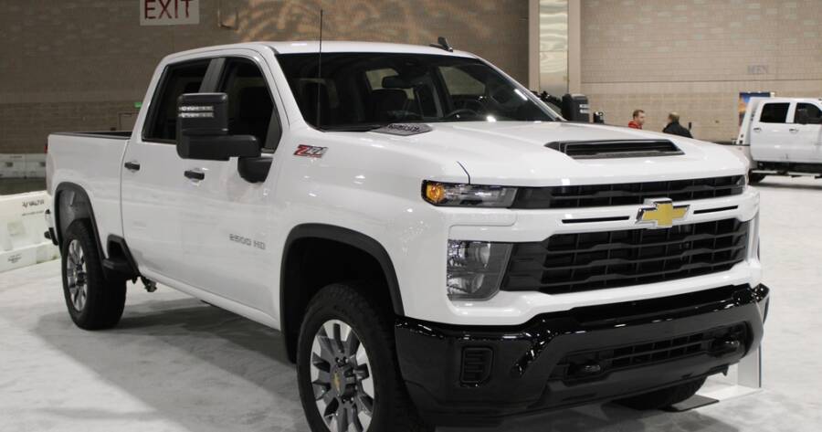 How to Affordably Buy a Chevy Silverado